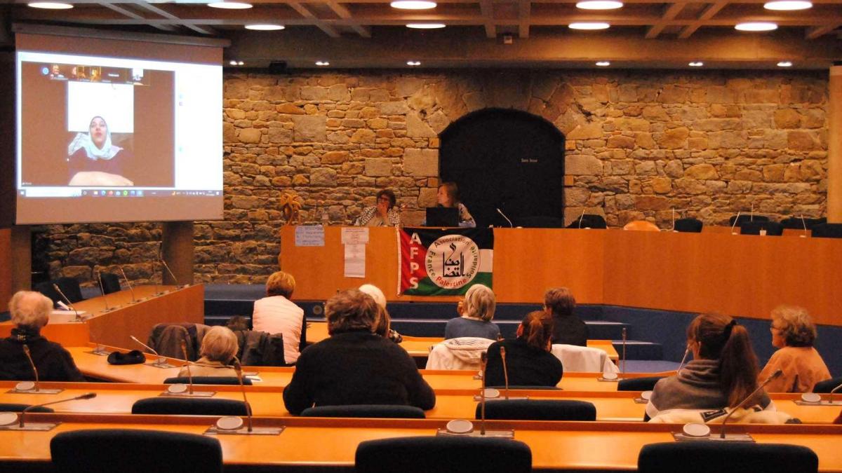 La conférence de Nabila à l'Hôtel de Ville de St-Brieuc